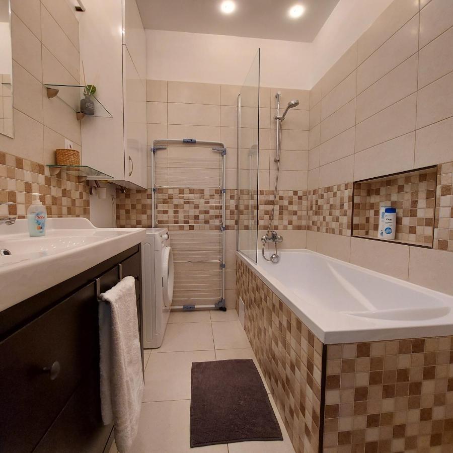 Ancsi Apartmant Kecskemet Kecskemét Exterior foto