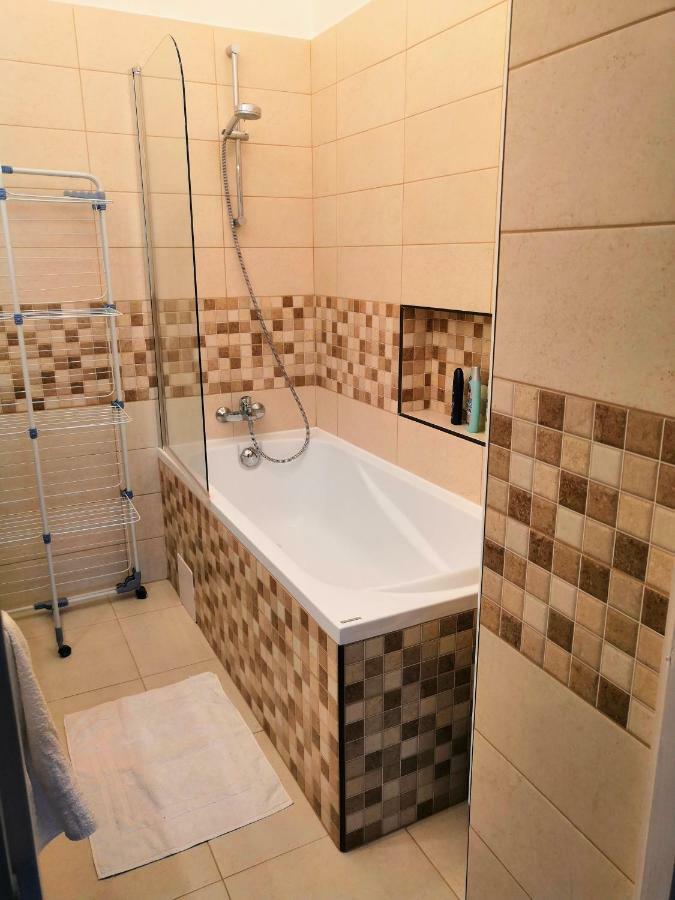 Ancsi Apartmant Kecskemet Kecskemét Exterior foto